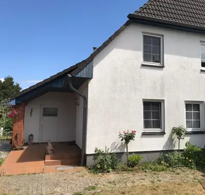 Das Gebäude in dem sich die Ferienwohnung befindet