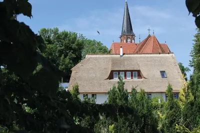 Das Gebäude in dem sich das Ferienhaus befindet