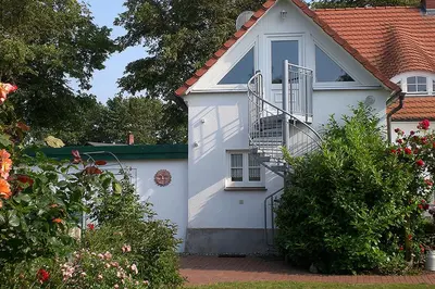 Ein Garten an der Unterkunft Ferienwohnung Hinz