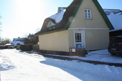 Im Reetdachhaus im Winter