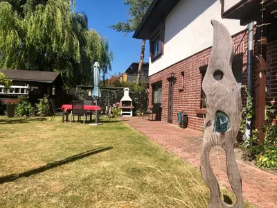 Ein Garten an der Unterkunft Anikas Ferienwohnung 1