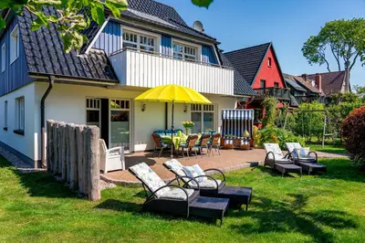 Ein Garten an der Unterkunft FH Luisenlund im Ostseebad Prerow