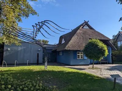 Das Gebäude in dem sich das Ferienhaus befindet