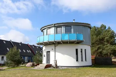 Das Gebäude in dem sich das Ferienhaus befindet