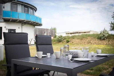 Das Gebäude in dem sich das Ferienhaus befindet