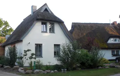 Das Gebäude in dem sich das Ferienhaus befindet