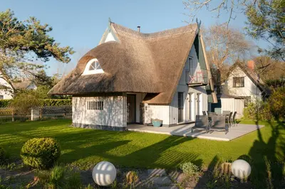 Ein Garten an der Unterkunft Traumhaus-Wustrow