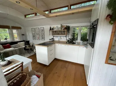 Küche/Küchenzeile in der Unterkunft Tiny House Ostsee # Naturwerk