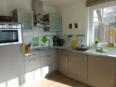 Küche/Küchenzeile in der Unterkunft Godehus 2, exquisite Ferienwohnung für 2 Personen in Zingst