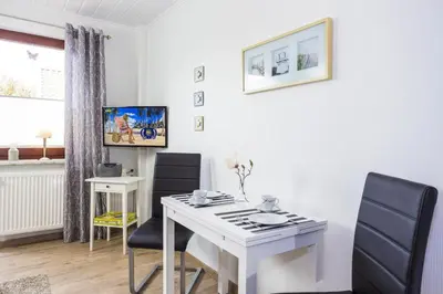 TV/Unterhaltungsangebot in der Unterkunft Ostseeliebe, gemütliche und moderne Ferienwohnung für 2 Personen in Zingst