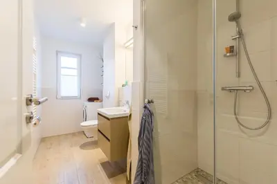 Ein Badezimmer in der Unterkunft MorgenSuenn, exquisite Ferienwohnung für 2 Personen in Zingst