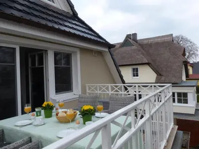 Ein Balkon oder eine Terrasse in der Unterkunft Godehus 4, exquisite Ferienwohnung für 4 Personen in Zingst
