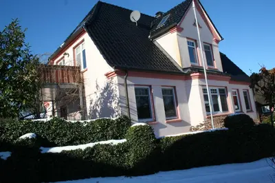 Das Gebäude in dem sich die Ferienwohnung befindet