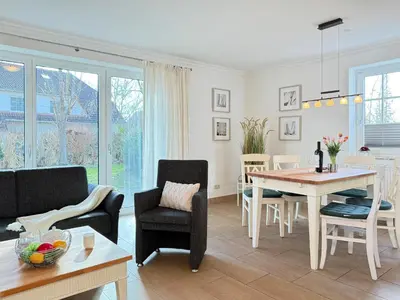 Ein Sitzbereich in der Unterkunft Öresund 2