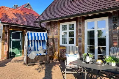 Das Gebäude in dem sich das Ferienhaus befindet