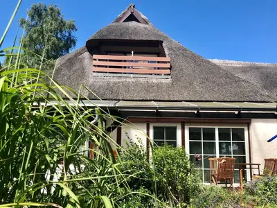 Das Gebäude in dem sich das Ferienhaus befindet