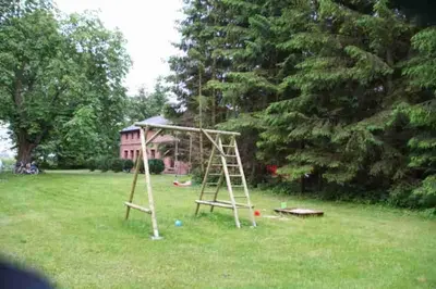 Ein Kinderspielbereich in der Unterkunft Erholung in der Natur - Urlaub im Alten Forsthaus