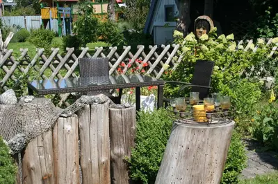 Ein Garten an der Unterkunft Am Strand