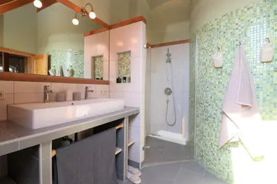 Ein Badezimmer in der Unterkunft Haus Bodderbloom, App 02