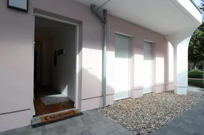 Das Gebäude in dem sich die Ferienwohnung befindet