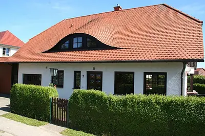 Das Gebäude in dem sich die Ferienwohnung befindet