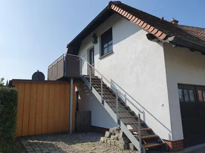 Das Gebäude in dem sich die Ferienwohnung befindet