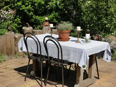 Ein Garten an der Unterkunft Blue Water 1