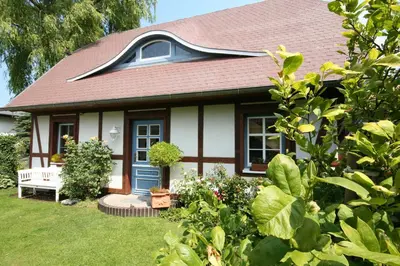 Ein Garten an der Unterkunft Ferienhaus Kathrin