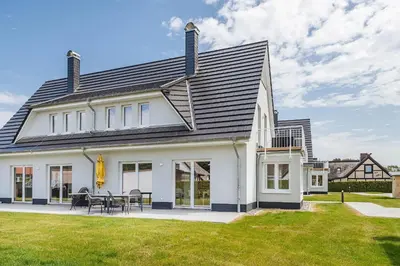 Das Gebäude in dem sich das Ferienhaus befindet