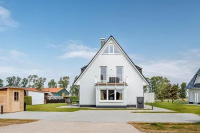 Das Gebäude in dem sich das Ferienhaus befindet