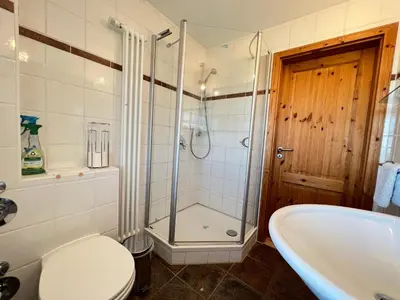 Ein Badezimmer in der Unterkunft Haus am Boddenufer
