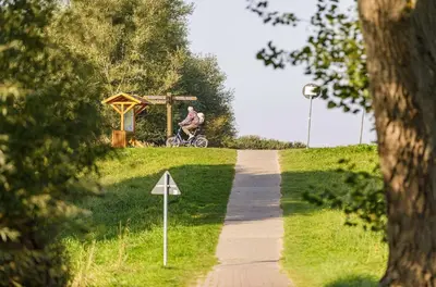 Radfahren an der Unterkunft Ferienwohnung Ostseeblick mit Balkon oder in der Nähe