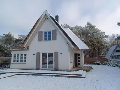 Das Gebäude in dem sich das Ferienhaus befindet