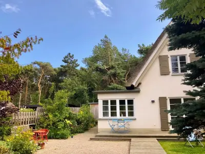 Ein Garten an der Unterkunft Strandhaus fuenfzehn