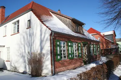 Das Gebäude in dem sich die Ferienwohnung befindet