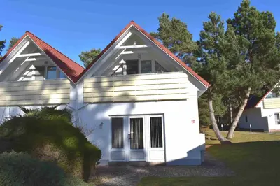 Das Gebäude in dem sich das Ferienhaus befindet