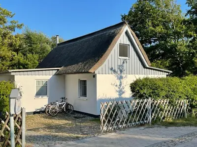 Das Gebäude in dem sich das Ferienhaus befindet