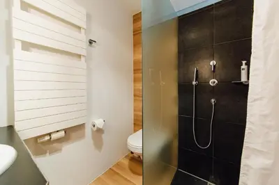 Ein Badezimmer in der Unterkunft M2 Living Apartment No 2