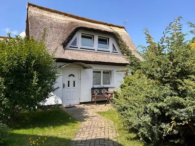 Das Gebäude in dem sich das Ferienhaus befindet