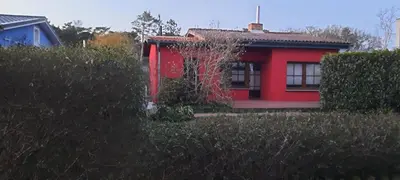 Das Gebäude in dem sich das Ferienhaus befindet
