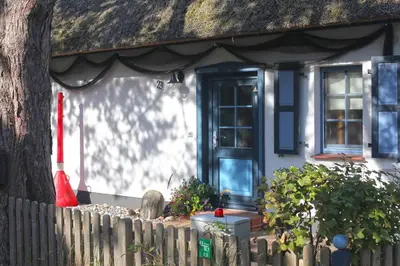 Das Gebäude in dem sich das Ferienhaus befindet