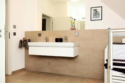 Ein Badezimmer in der Unterkunft FeWo Bark Middenmang
