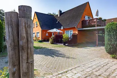 Das Gebäude in dem sich die Ferienwohnung befindet