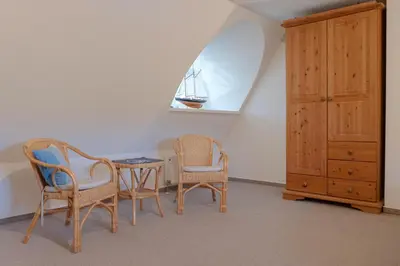 Ein Sitzbereich in der Unterkunft Achtern Diek 8a - Wohnung 5