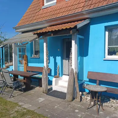Das Gebäude in dem sich das Ferienhaus befindet
