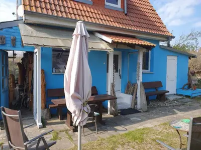 Das Gebäude in dem sich das Ferienhaus befindet
