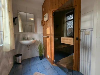 Ein Badezimmer in der Unterkunft Strandhaus Jonathan 1