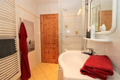 Ein Badezimmer in der Unterkunft Haus Kienappel Haus Kienappel, App 01
