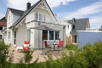 Das Gebäude in dem sich das Ferienhaus befindet