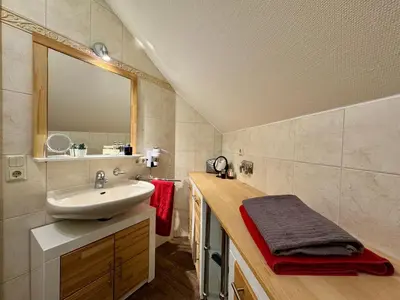 Ein Badezimmer in der Unterkunft Birkenhof App 10, Schatzkammer